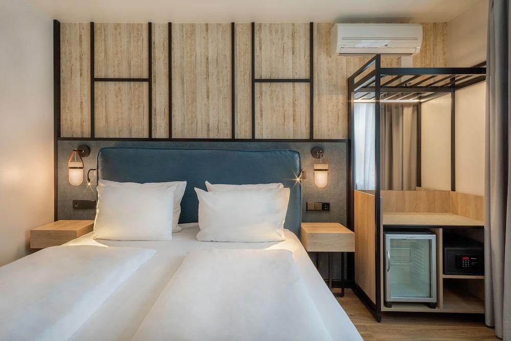 Hotel Center Affiliated By Meliá 4*