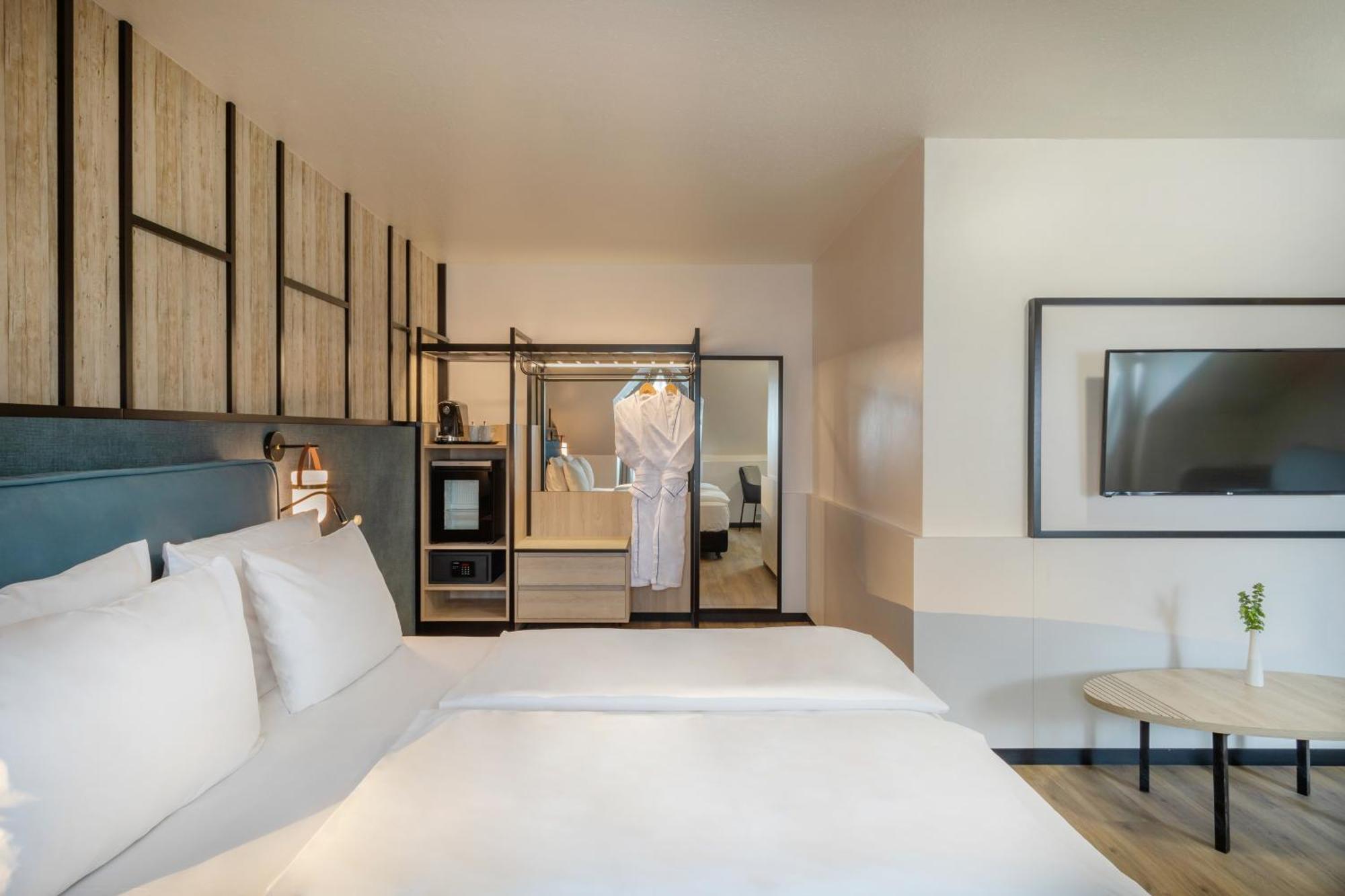 Отель Center Affiliated By Melia 4*